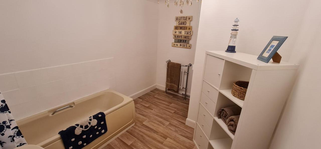 Diamond Harbour - Whole Huge Apartment - Wifi - Beach - Ramsgate Town Eksteriør billede